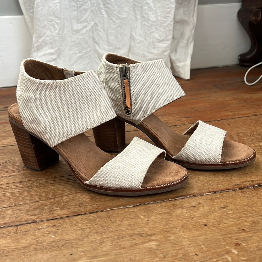 Toms beige heeled sandals